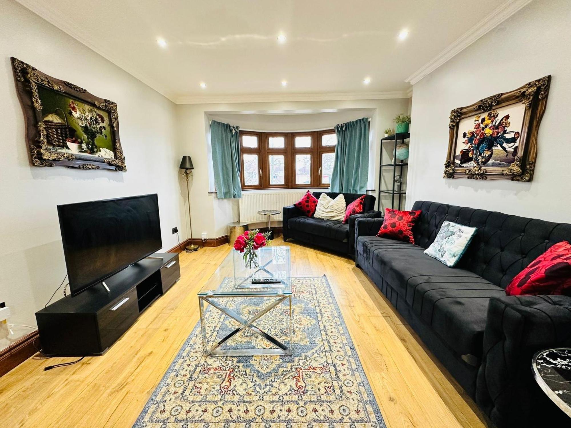 Appartamento Spacious 6 Bed In Wembly, Londra