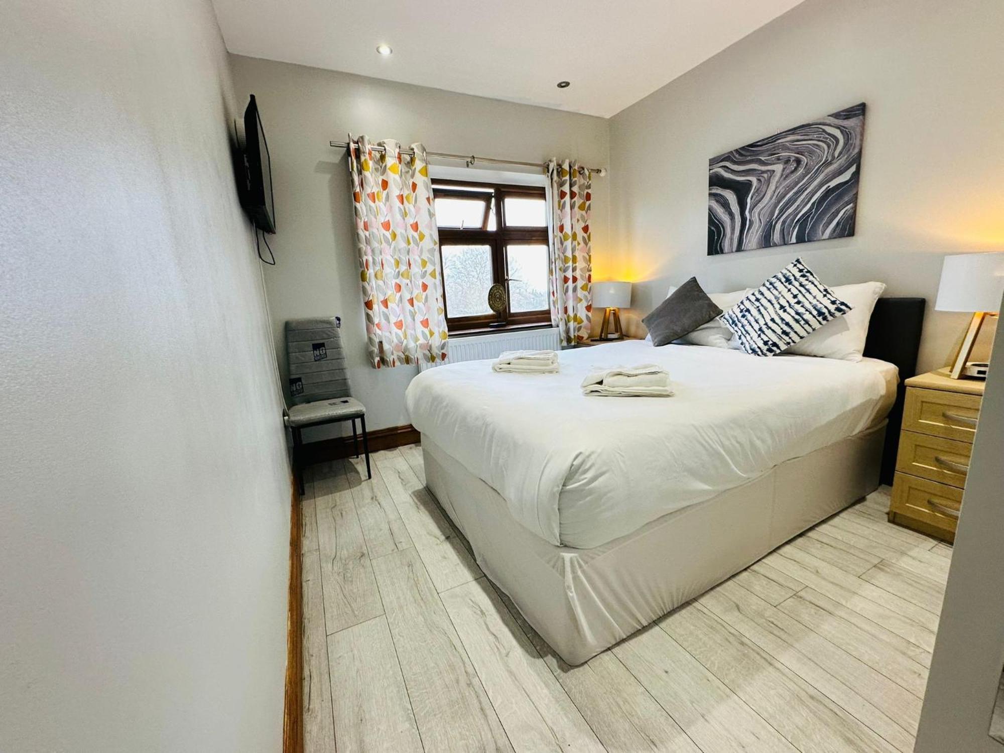 Appartamento Spacious 6 Bed In Wembly, Londra