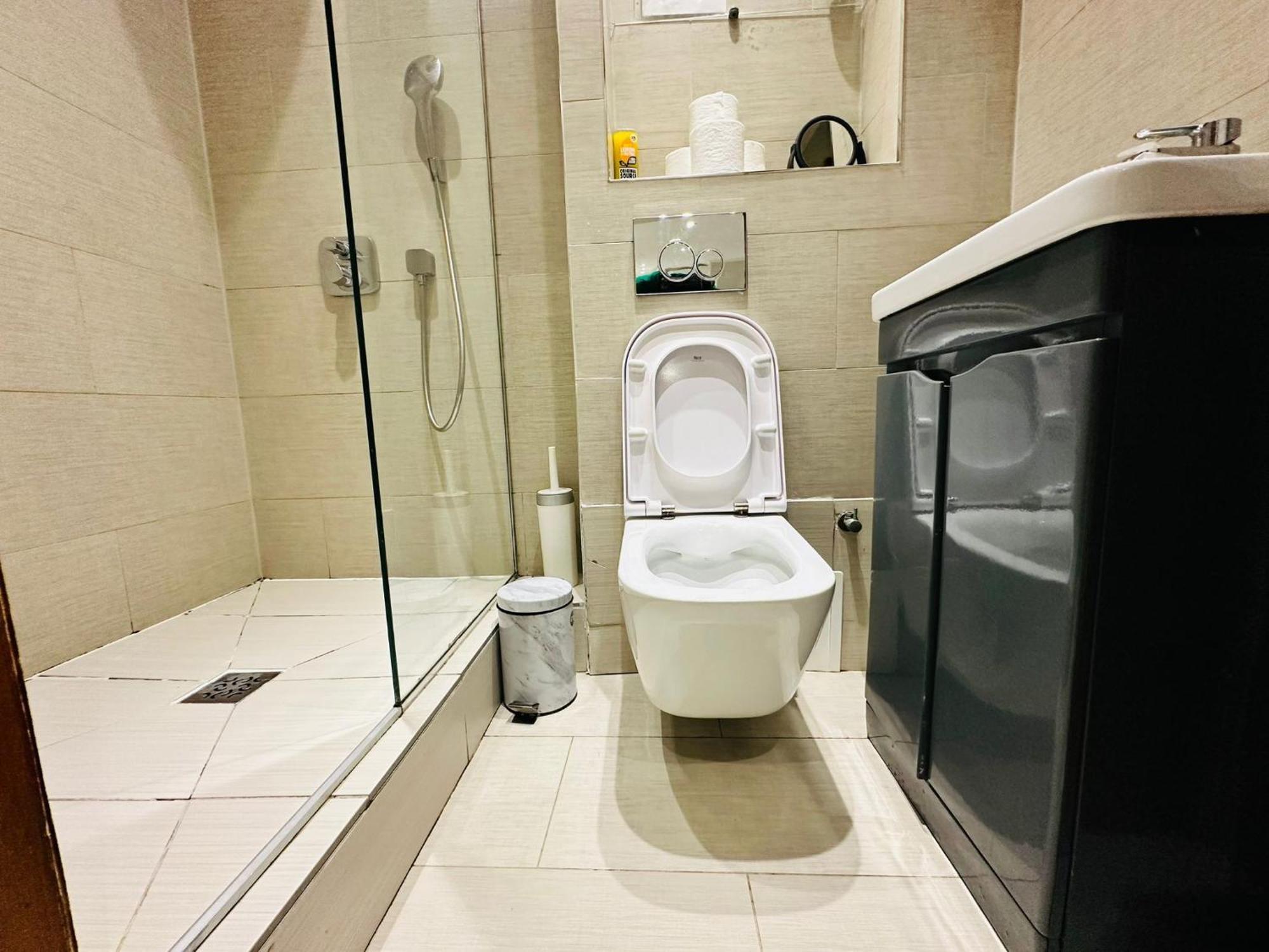 Spacious 6 Bed In Wembly, Appartamento Londra
